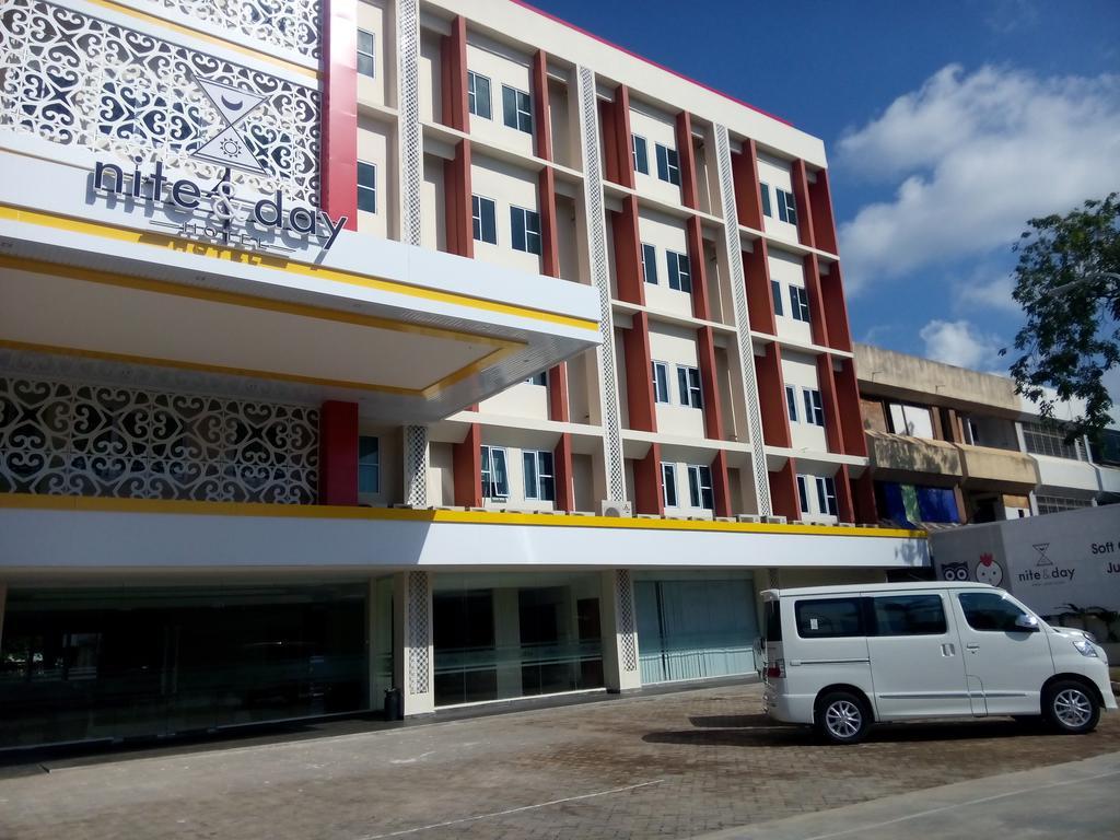 巴淡乔多广场日夜酒店 Batam 外观 照片