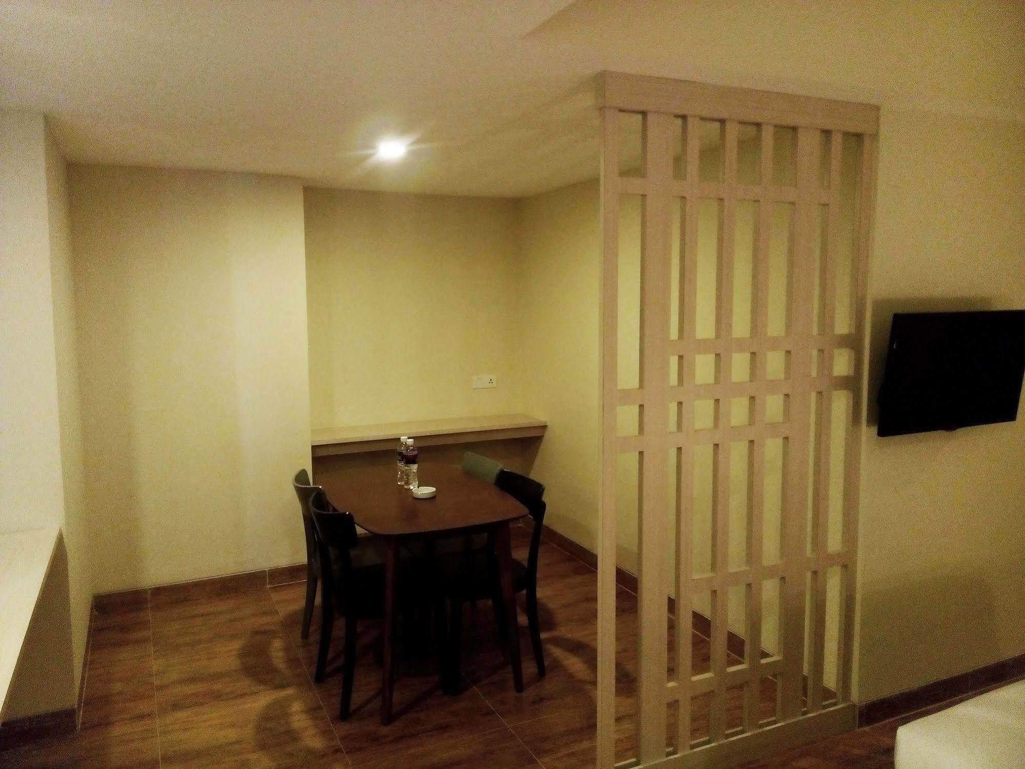 巴淡乔多广场日夜酒店 Batam 外观 照片